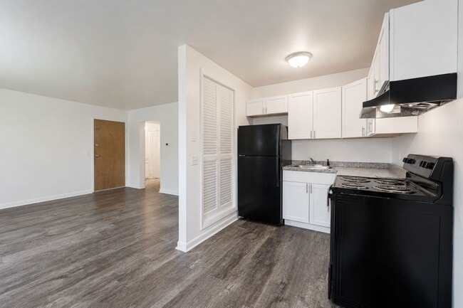 Building Photo - Penfield Village Apartment Homes