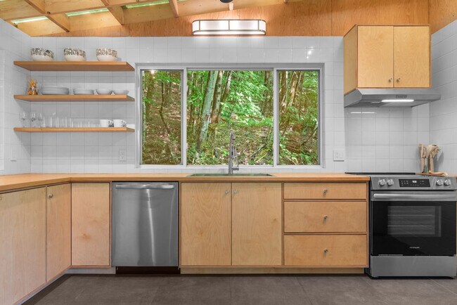 Photo - 157 Gobbler's Knob Rd Unit SI ID1492985P