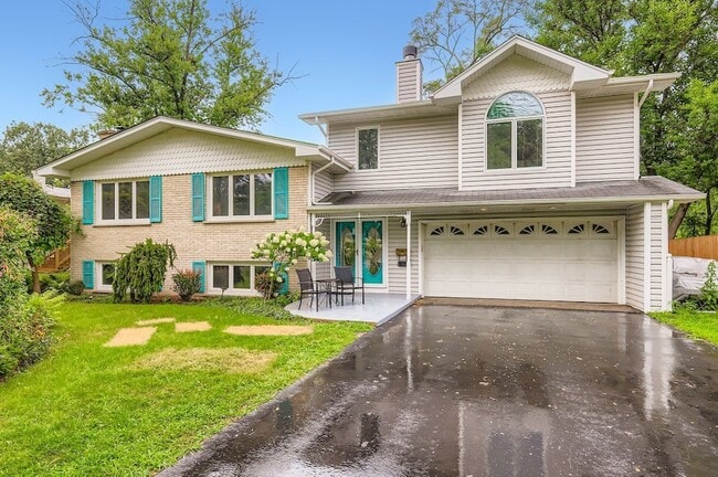 Building Photo - 5904 Elm St