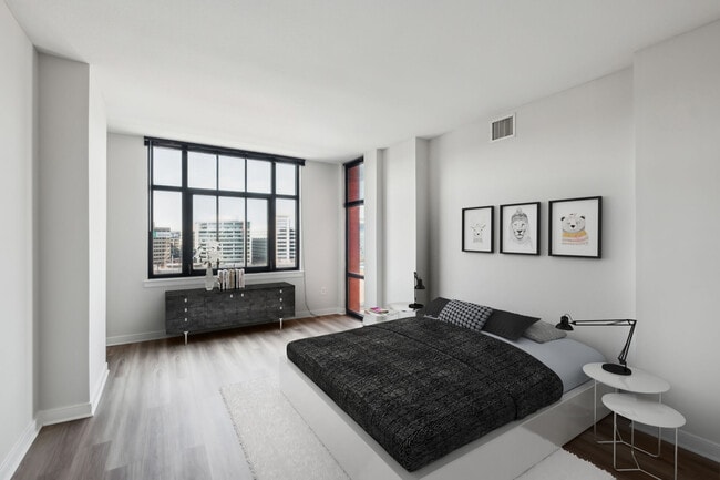 Photo - Senate Square