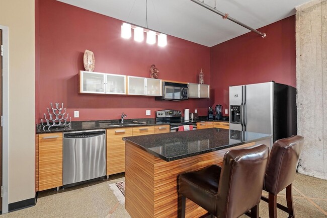 Photo - 350 St Peter St