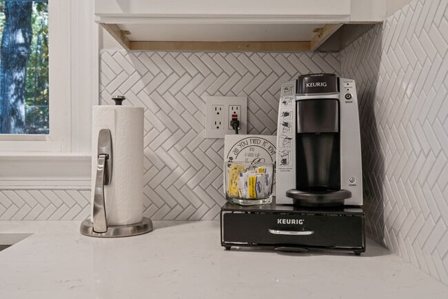 Photo - 6 Oriole Dr Unit ID1234806P