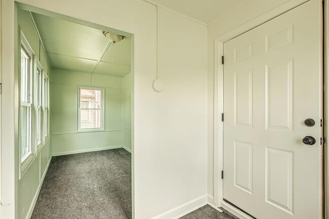 Photo - 610 Fairview Ave N