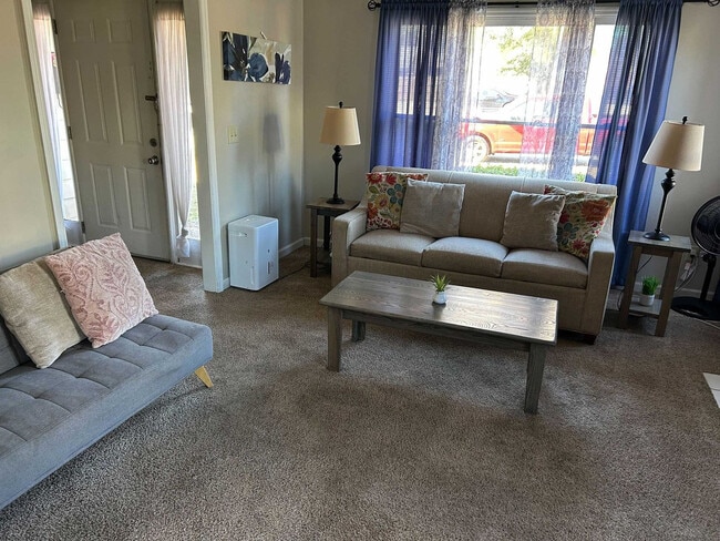 Building Photo - 1930 16th Ave Unit ID1043448P