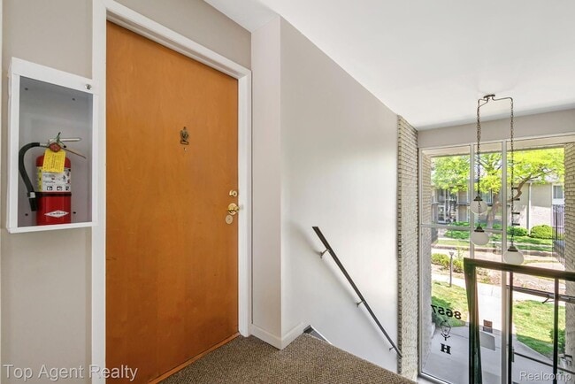 Photo - 8657 Kennedy Cir N Unit 7