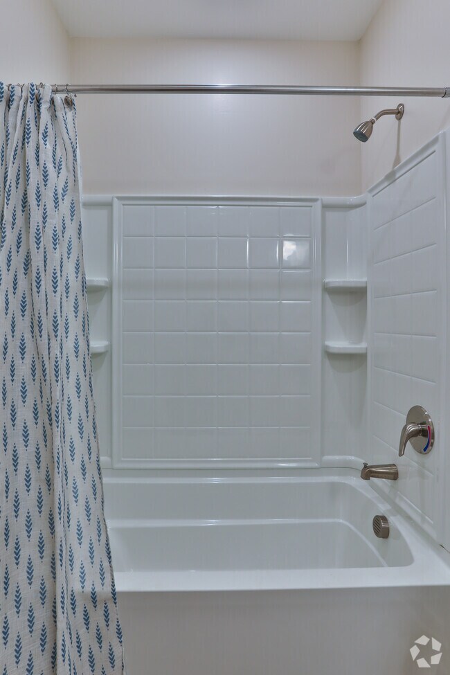 2BR, 2BA - Tribute Verdae