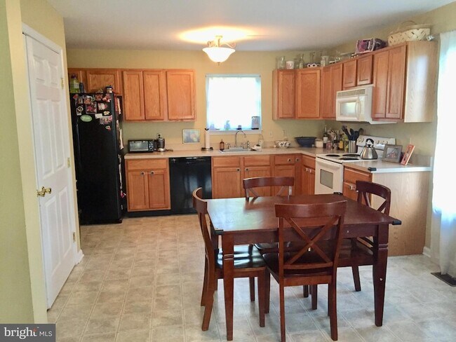 Photo - 4877 Stump Rd