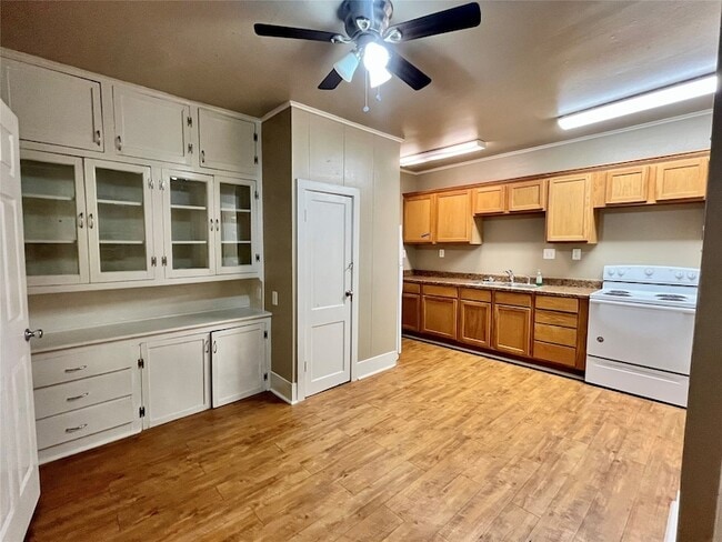 Photo - 1002 Gregg St Unit CB