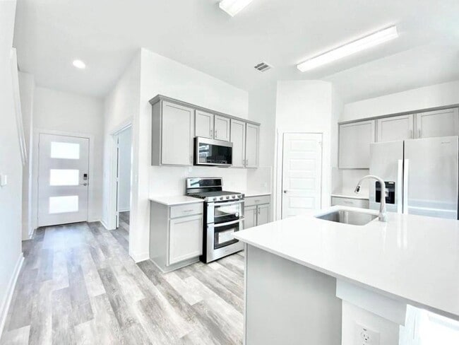 Photo - 7925 Linnie Ln