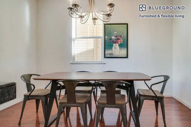 Photo - 262 Azevedo Cir