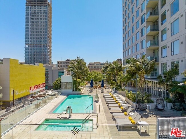 Photo - 1050 S Grand Ave