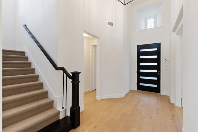 Photo - 2380 Rainforest Dr