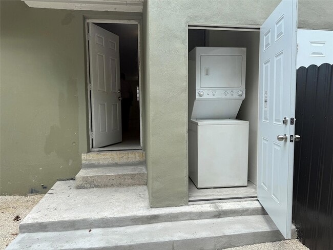 Photo - 2830 NW 15th Ct Unit B