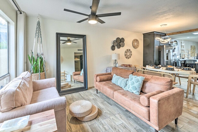 Building Photo - 292 S Desert Ave Unit SI FL1-ID1545854P
