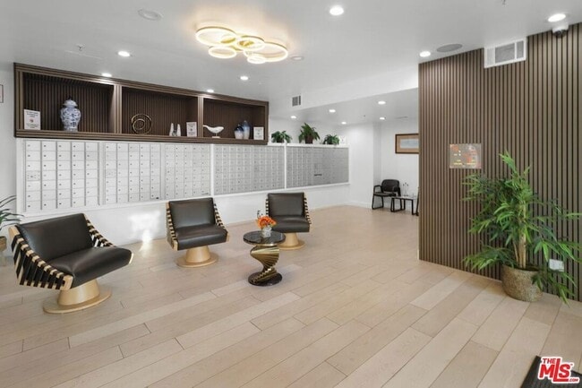 Photo - 10982 Roebling Ave