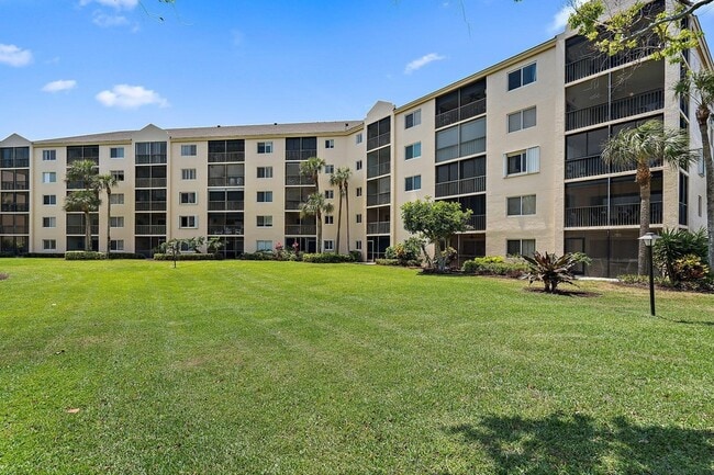 Photo - 275 Palm Ave Unit 203