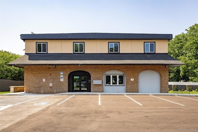 Building Photo - 126 Innis Ave Unit 2-2