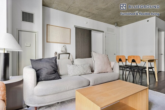 Photo - 215 W Lake St Unit FL6-ID1342