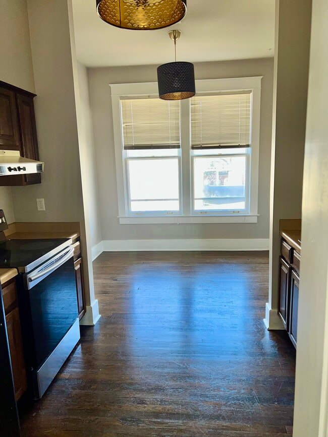 Unit #4 Kitchen - 200 Stonewall St