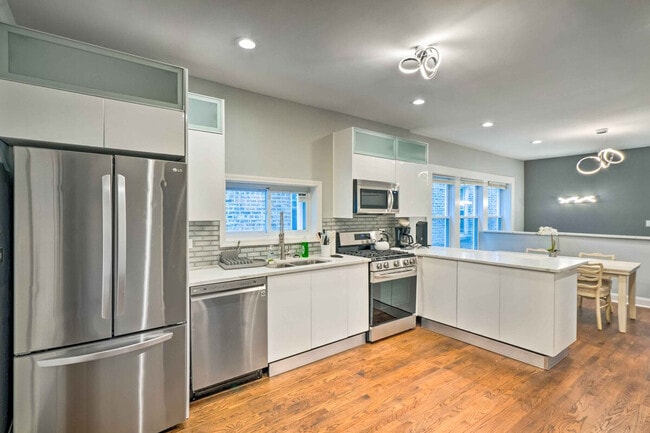 Photo - 7931 S Eberhart Ave Unit ID1305916P