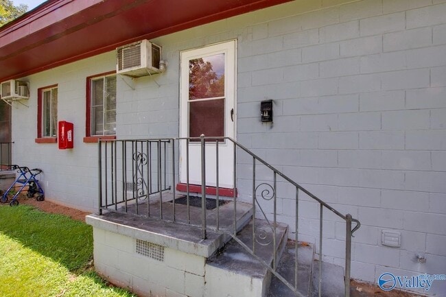 Photo - 1328 Oshaughnessy Ave NE Unit B