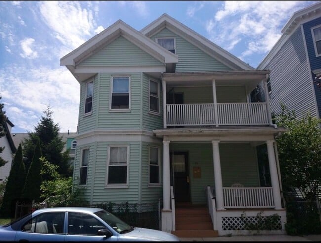 Building Photo - 49 St Margaret St Unit 1