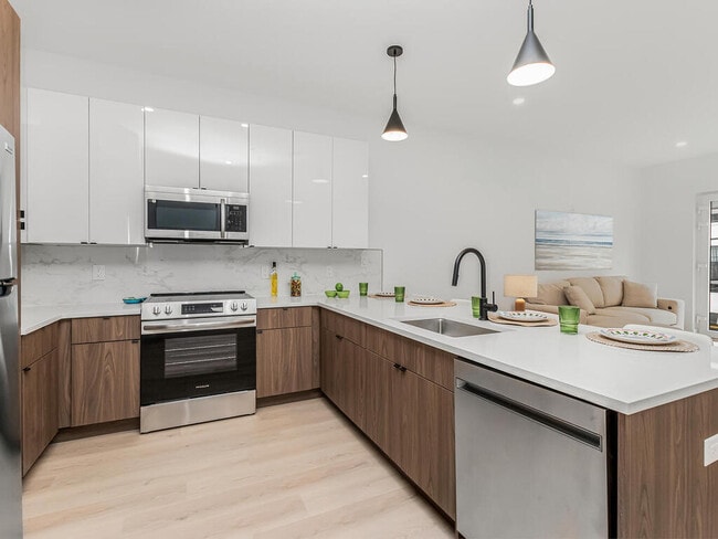 1 Bed Kitchen - 19 Livingston St