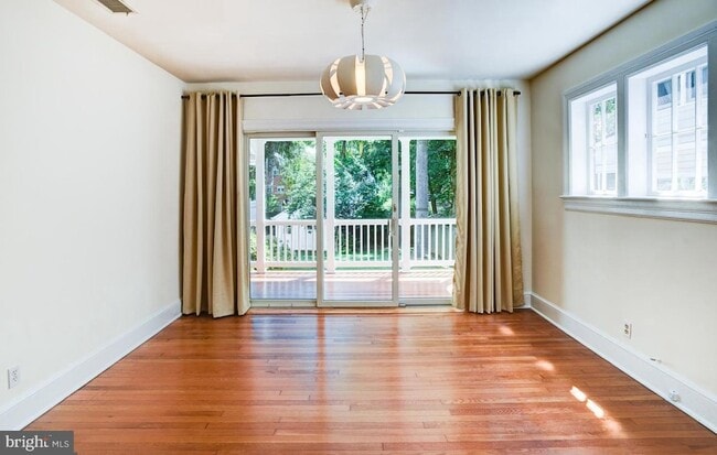 Photo - 4633 Asbury Pl NW