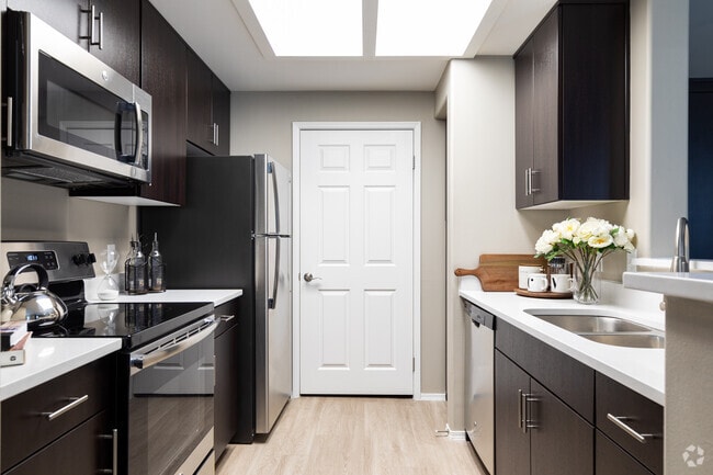 2BR, 2BA - 1,017SF - Canyon View Apartments