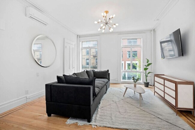 Photo - 257 W 19th St Unit ID1224967P