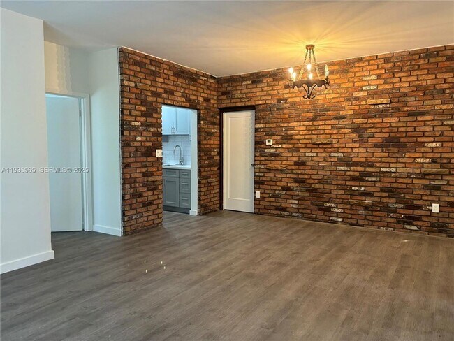 Photo - 15240 NE 8th Ave