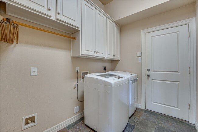 Photo - 14 Center Ct