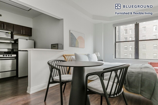 Photo - 200 E Chestnut St Unit FL14-ID1155