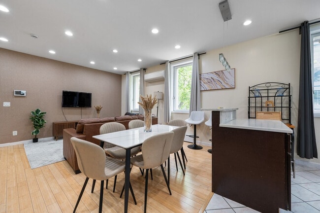 Building Photo - 318 E 62nd St Unit ID1323935P