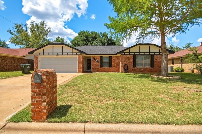 Building Photo - 2842 Rex Allen Dr