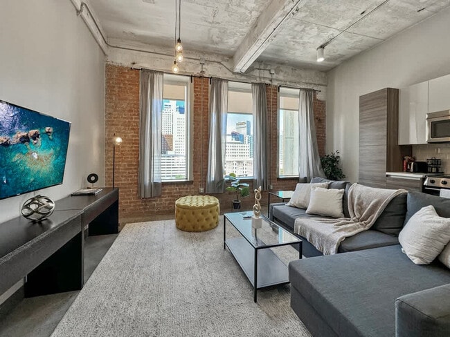 Building Photo - 500 S Ervay St Unit ID1055724P