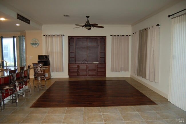 Photo - 1064 Diamante