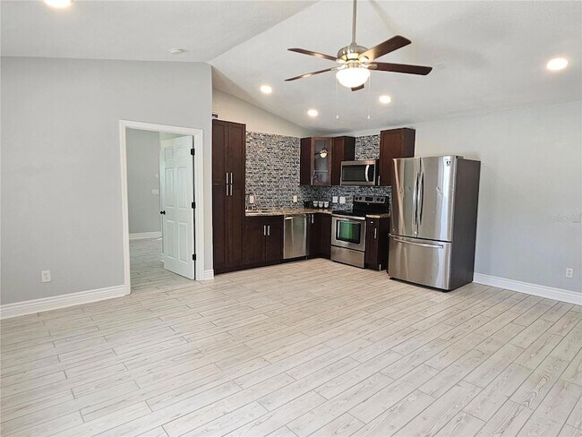 Photo - 5042 Linda St