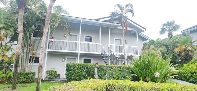 Building Photo - 11863 Wimbledon Cir Unit 402