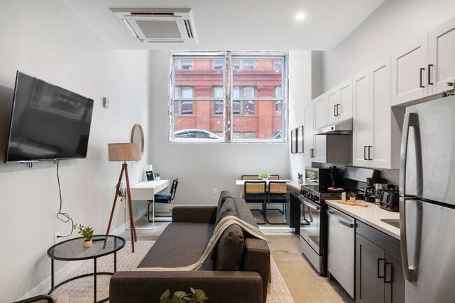 Building Photo - 205 W 4th St Unit ID1301397P