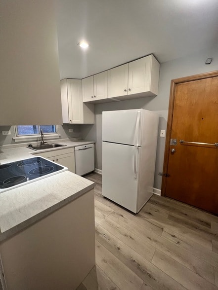 Photo - 1408 Hinman Ave Unit 1W