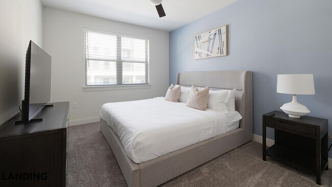 Photo - 502 E College St Unit 213