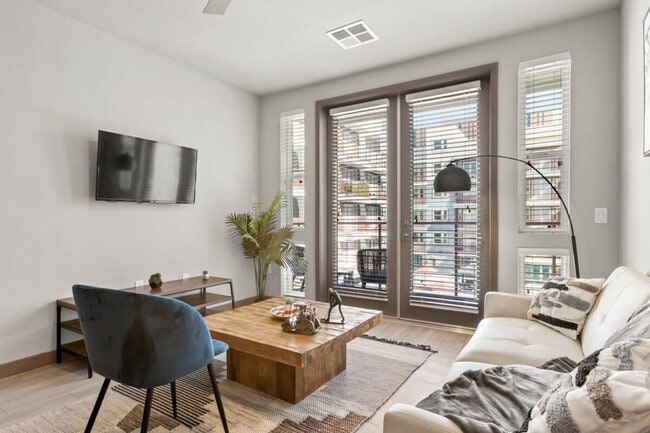 Building Photo - 400 N 2nd Ave Unit ID1014576P