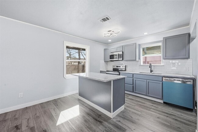 Photo - 3922 Rainier St