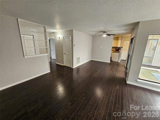 Photo - 4811 Spring Lake Dr Unit E