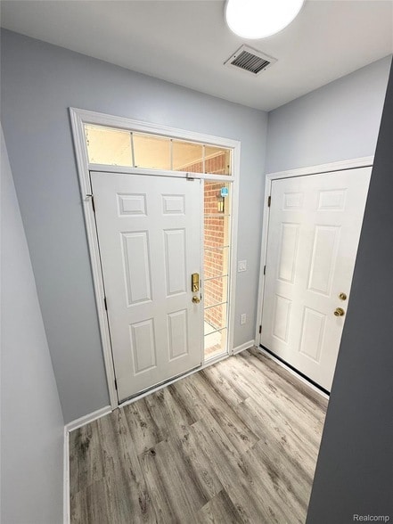 Photo - 47515 Ormskirk Dr