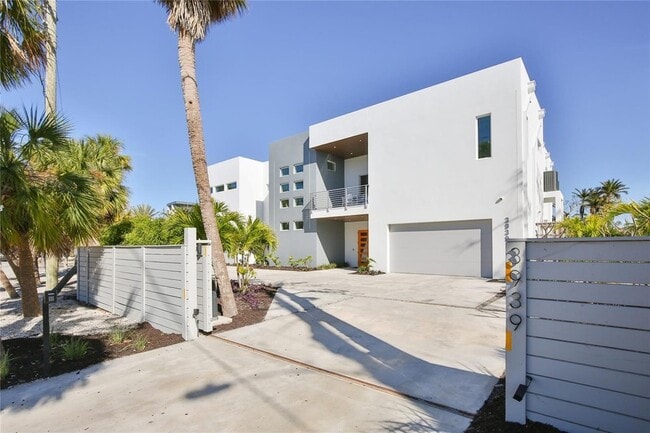 Photo - 3939 Higel Ave