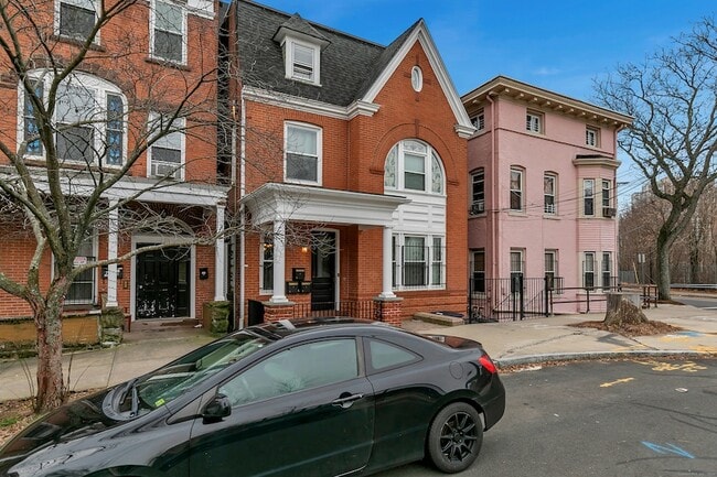 Photo - 108 William St Unit 1