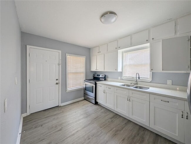 Photo - 4709 Archer Dr