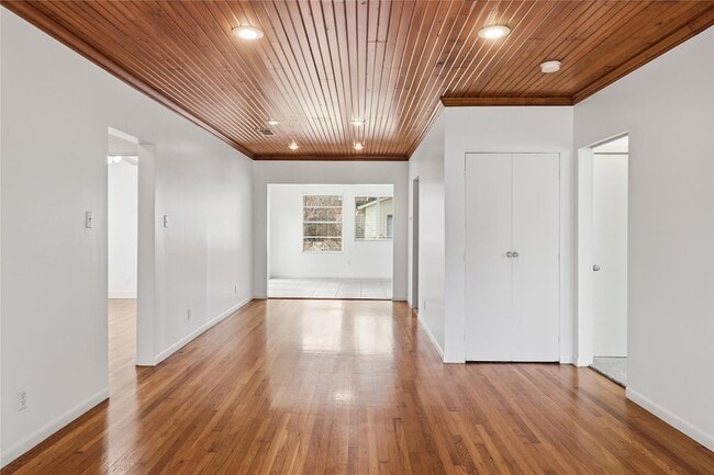 Photo - 2007 Montclaire St